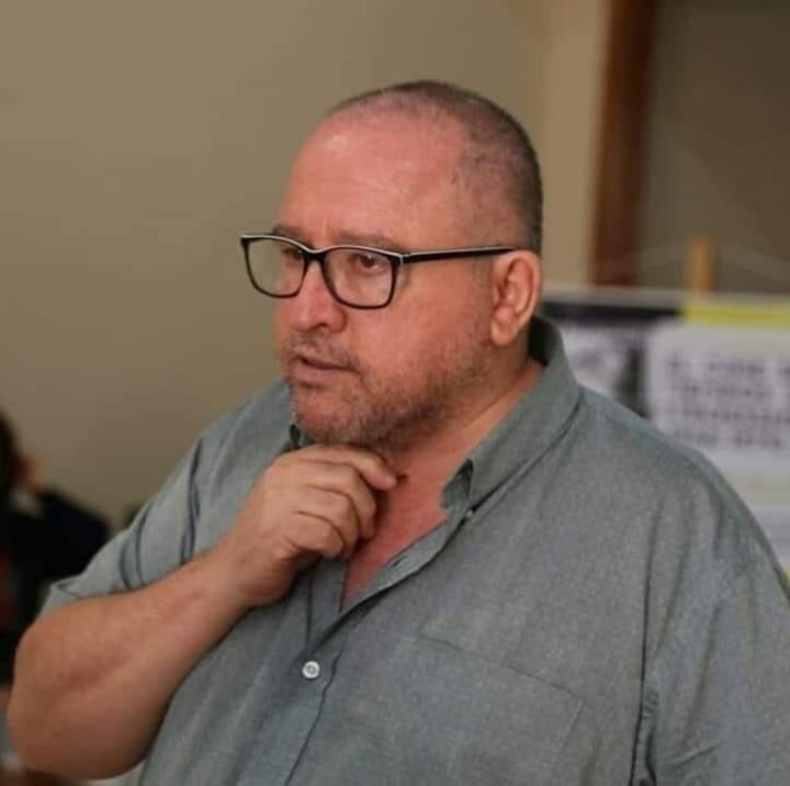 ¡Manuel Cuenca lamentó ninguneo de aniversario de canal de tv y anunció que será protagonista de una peli es Europa!