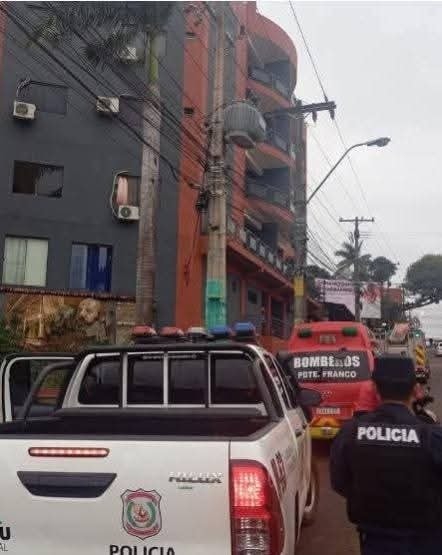 Madre dejó sola a su hija de 3 años para ir al súper y fue rescatada por bomberos