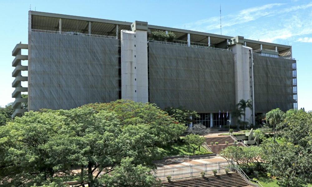 Desde mañana se reducen las comisiones por uso de tarjeta de crédito y débito