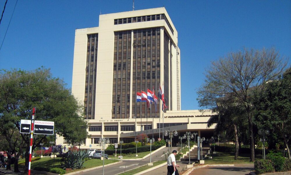 Municipalidad de Asunción reclamó deuda a clubes morosos