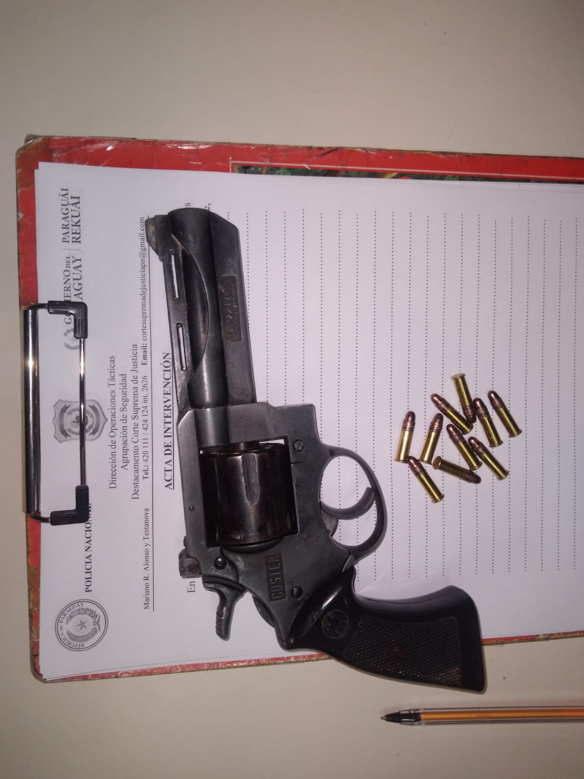 Sustazo en el Palacio de Justicia: abogado quiso meter un revólver en su maletín