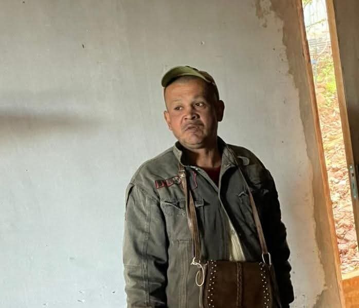 Depravado ingresó a una escuela para toquetear a una niña