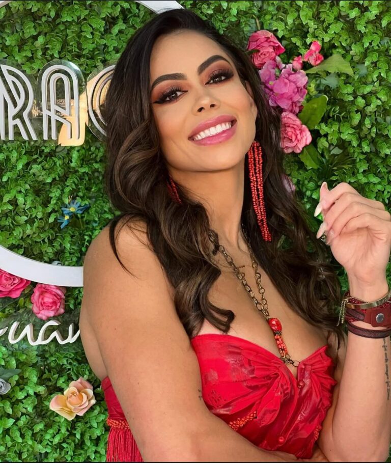 ¡Retratan a Jennifer Ruiz Diaz como una superheroína!