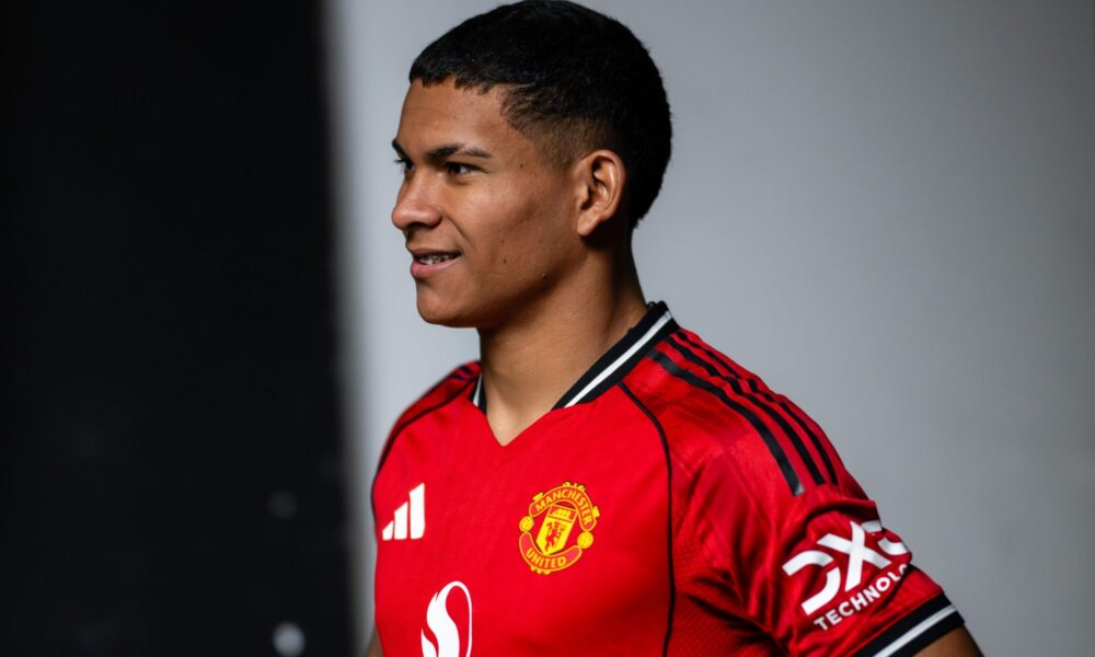 ¡El Manchester United y sus hinchas purean por su nueva contratación!