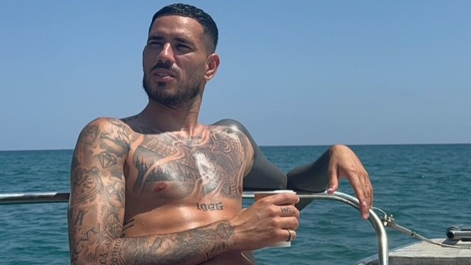 (VIDEO) ¡Fotos y videos de Tony Sanabria causan furor en redes y ligó piropazo de famosa modelo!