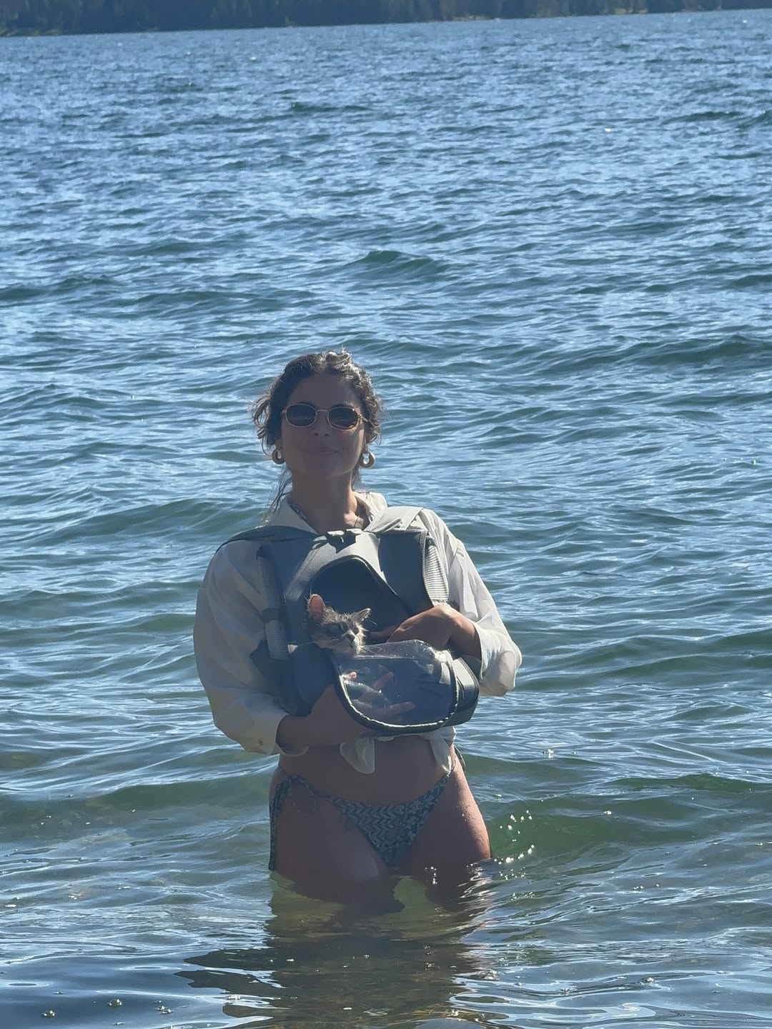 ¡La Miss Tierra Paraguay 2022 se pegó un viajecito a solas con Agatha, su gata!