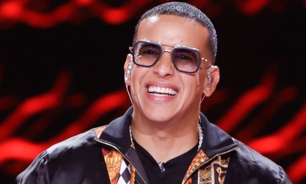 (VIDEO) ¡Daddy Yankee anuncia su regreso al reguetón tras hacer música santularia!