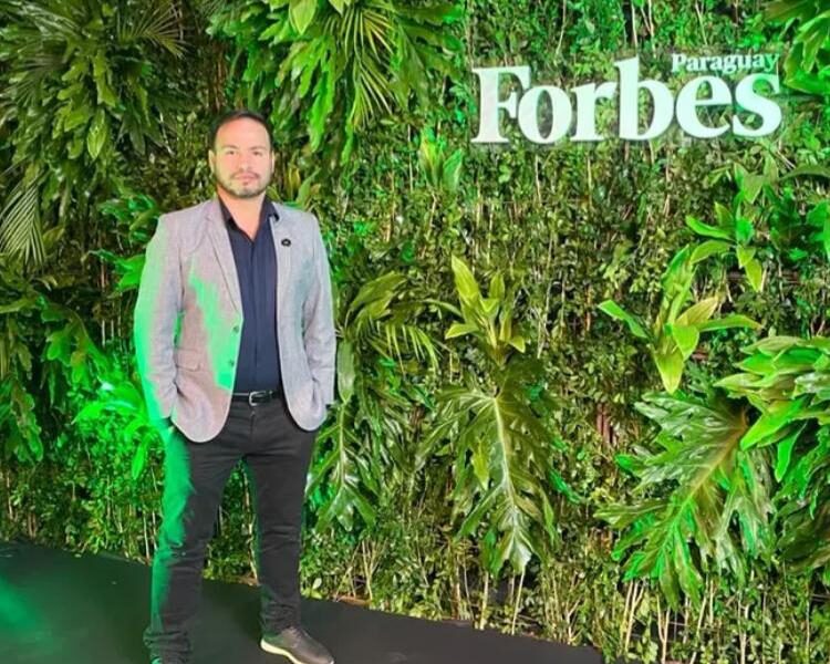 El famoso cirujano, Micky Gamarra, presente en Forbes Paraguay