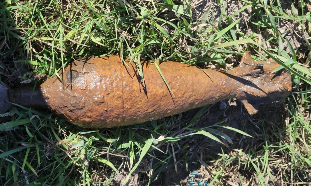 (VIDEO)Detonaron bomba hallada cerca de una escuela