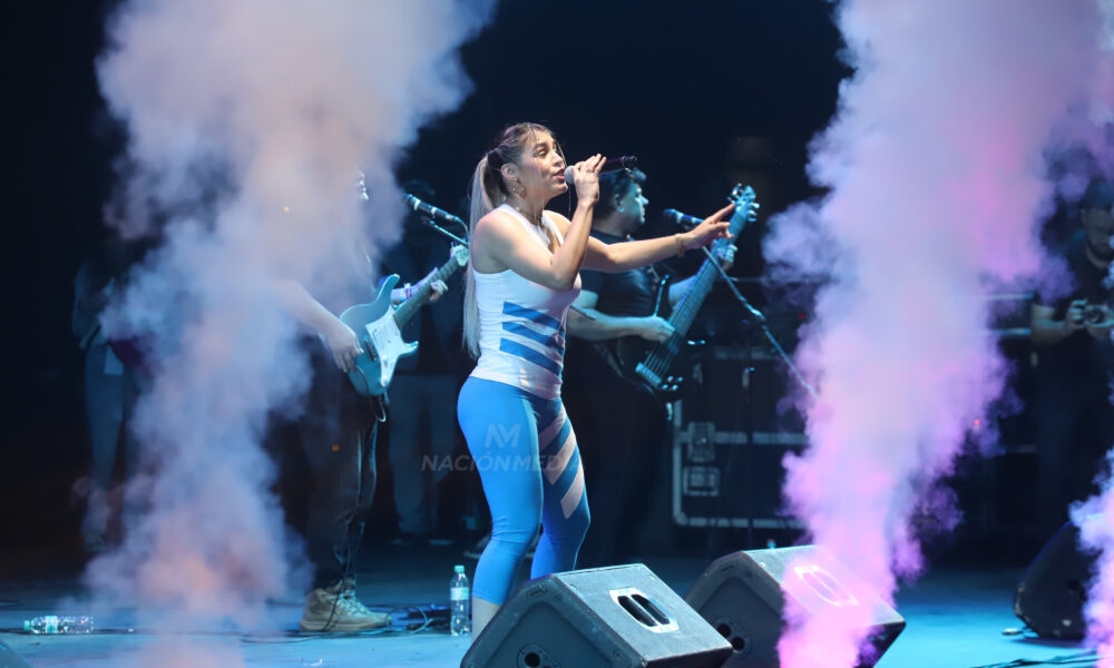 (VIDEO) ¡A lo yma! Nadia Portillo volvió a cantar usando calzas