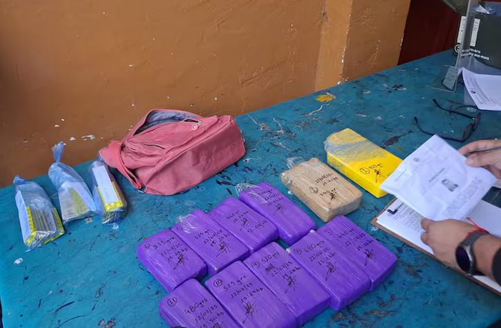 ¿Polis endrogados? Hallan estupefacientes y pastillas controladas en la Agrupación Especializada