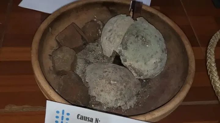 Investigan posibles sacrificios humanos en secta satánica tras hallazgo de restos óseos