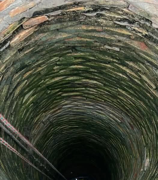 ¡Abuelita cayó a un pozo de 15 metros y sobrevivió!