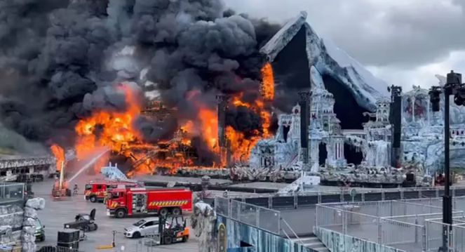 (VIDEO). El escenario principal de Tomorrowland Bélgica fue consumido por las llamas