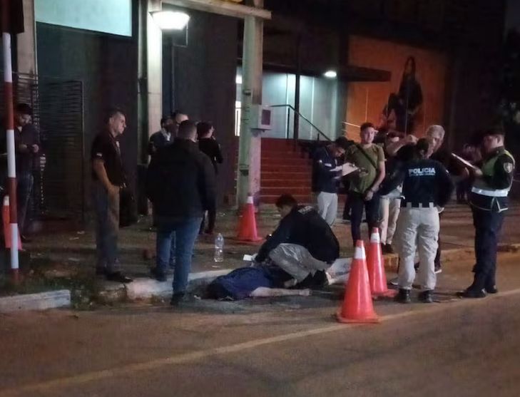 ¡Macabro! Hallan el cuerpo de un prójimo y abandonan el rodado en que circulaba