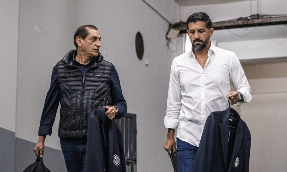 ¡Así llegaban Ramón Díaz y Emiliano al Defensores para dirigir por primera vez a Olimpia!