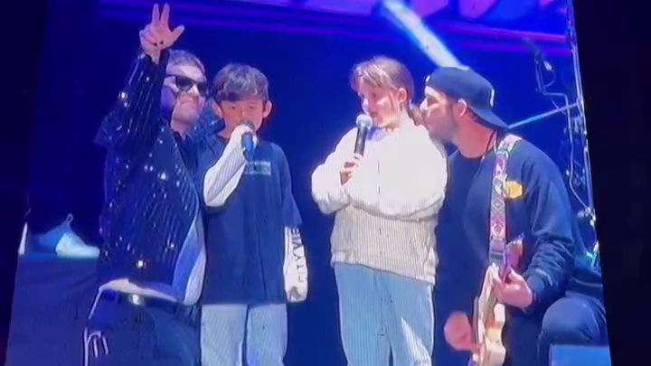 (VIDEO) ¡Chulinísima! Los hijos de los Kchiporros debutaron como cantantes