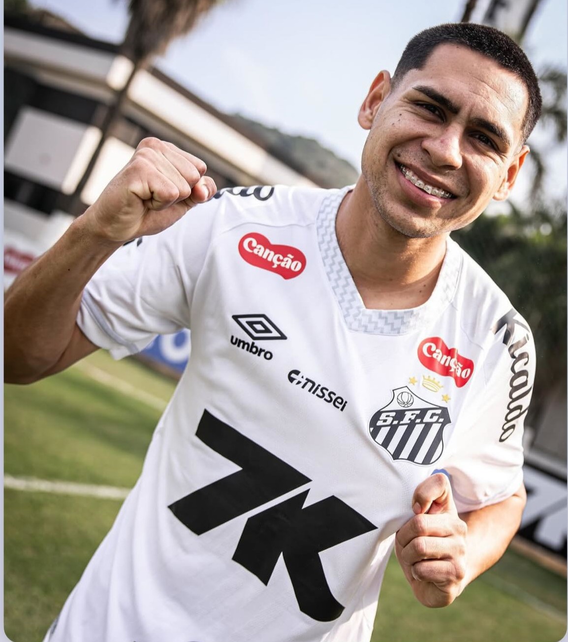 ¡Apénami! ¡Gustavo Caballero ya se mostró con Neymar, su nuevo compa de equipo!