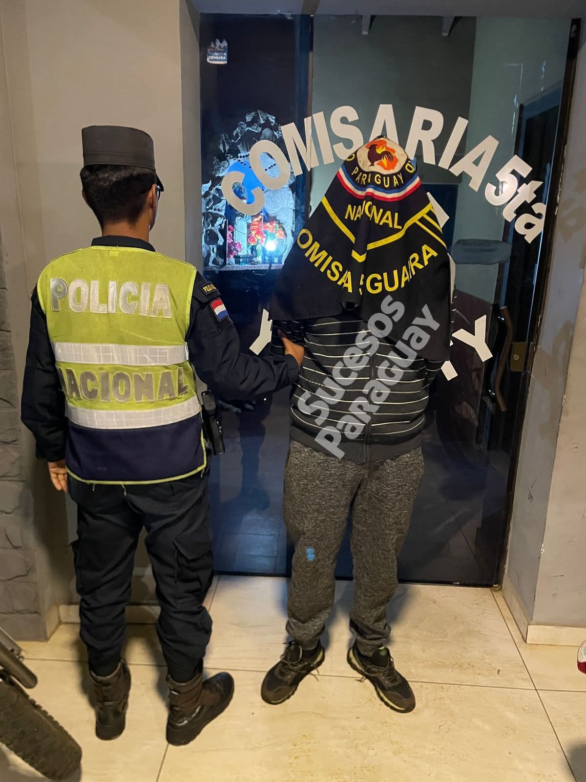 Robó cuatro botellas de bebidas espirituosas para “montarse un bar” y terminó entre las rejas