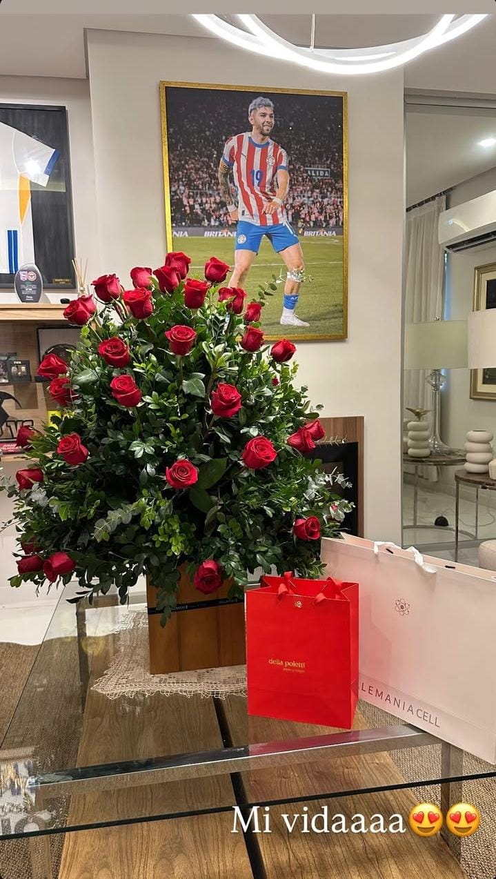 ¿Así o más romántico?: “La joya” le dio regalazo a su doña por su aniversario