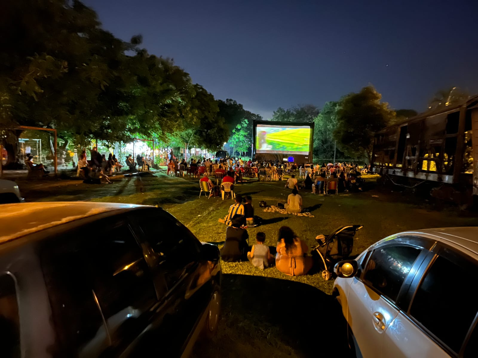 Cine gratuito, al aire libre, en Cordillera