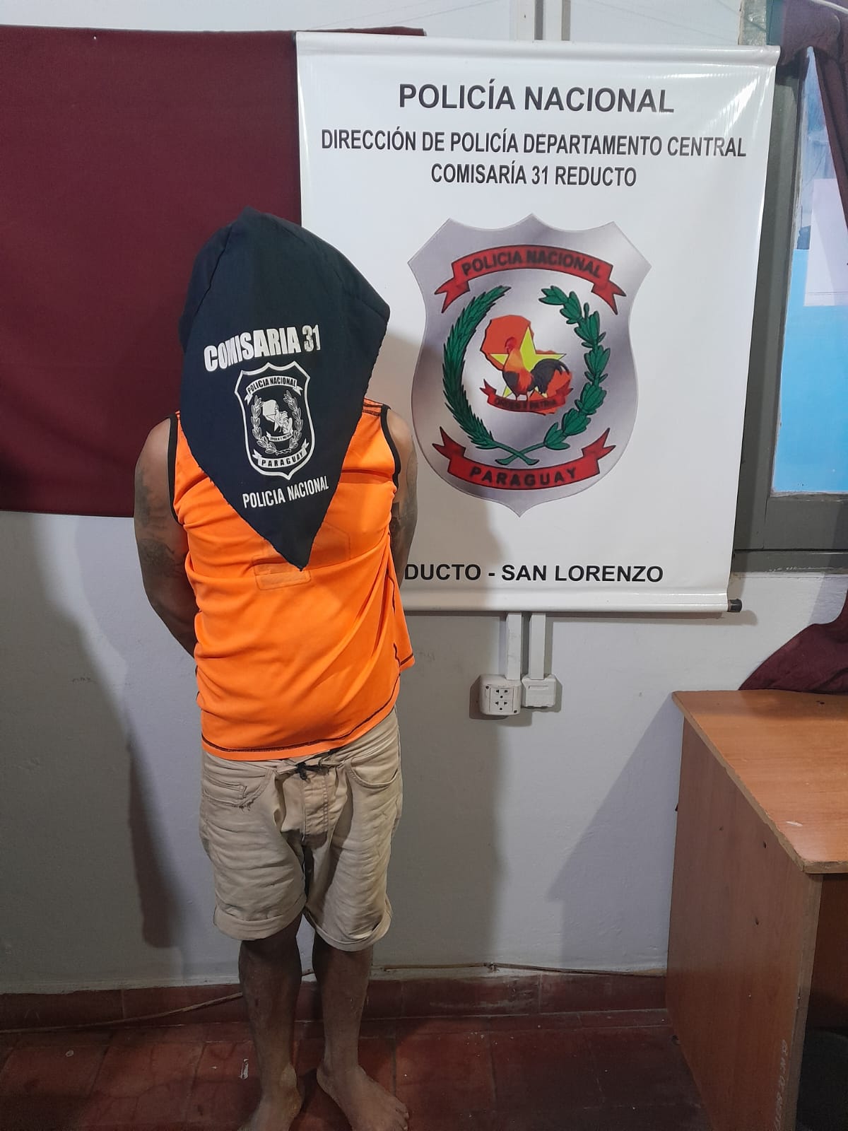 Malandro omonda un aparato celular a un péndex de 17 años