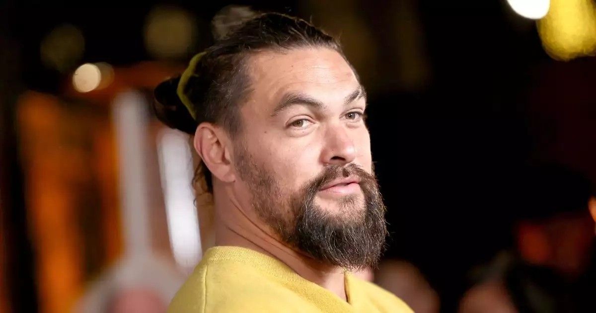 (VIDEO) ¡Jason Momoa se quita su famosa barba y deja en shock a todos con su nuevo look!