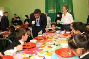Peña celebra primer año de Hambre Cero y pide no bajar la guardia