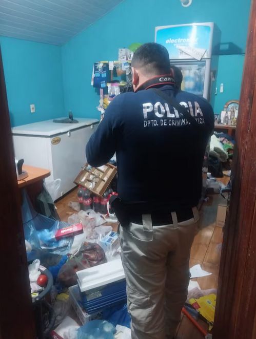 ¡En patota voi! Grupo armado asalta una despensa y se llevaron todo el viru que había