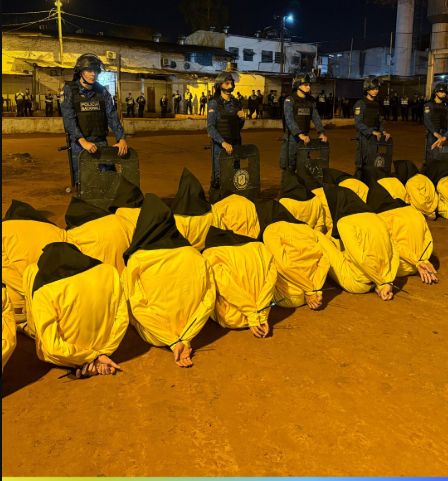 Policia nacional encabeza gran despliegue para masivo traslado en la penitenciaría de CDE