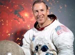 Falleció Jim Lovell, el astronauta que dijo “Houston, tenemos un problema