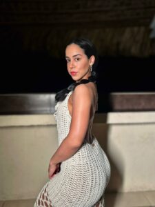Xio Ovelar encendió las redes con sus fotos en Punta Cana, y dejo en alto al país vistiendo prendas nacionales