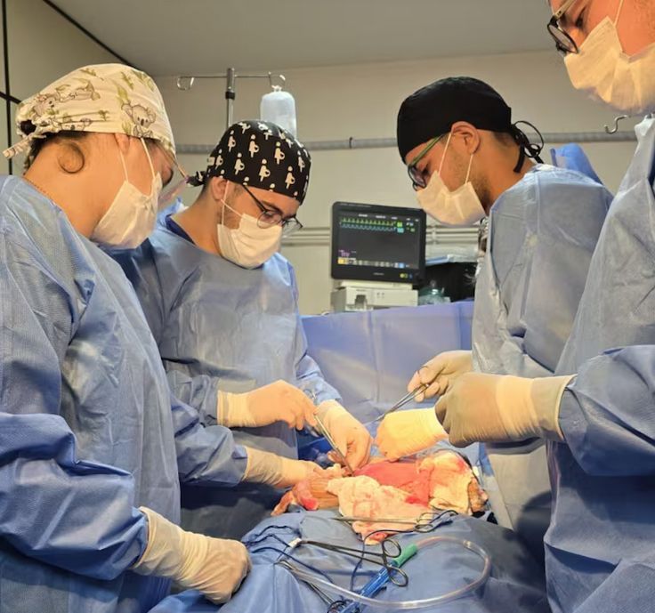 Doñita embarazada fue operada y le sacaron un feroz tumor de ¡8 kilos!