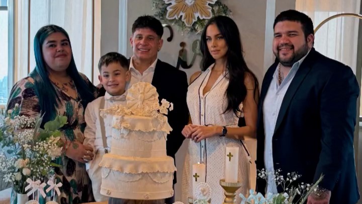 (GALERÍA) ¡El pelotero Juan Iturbe se juntó con su exdoña para volver cristiano a su peque!