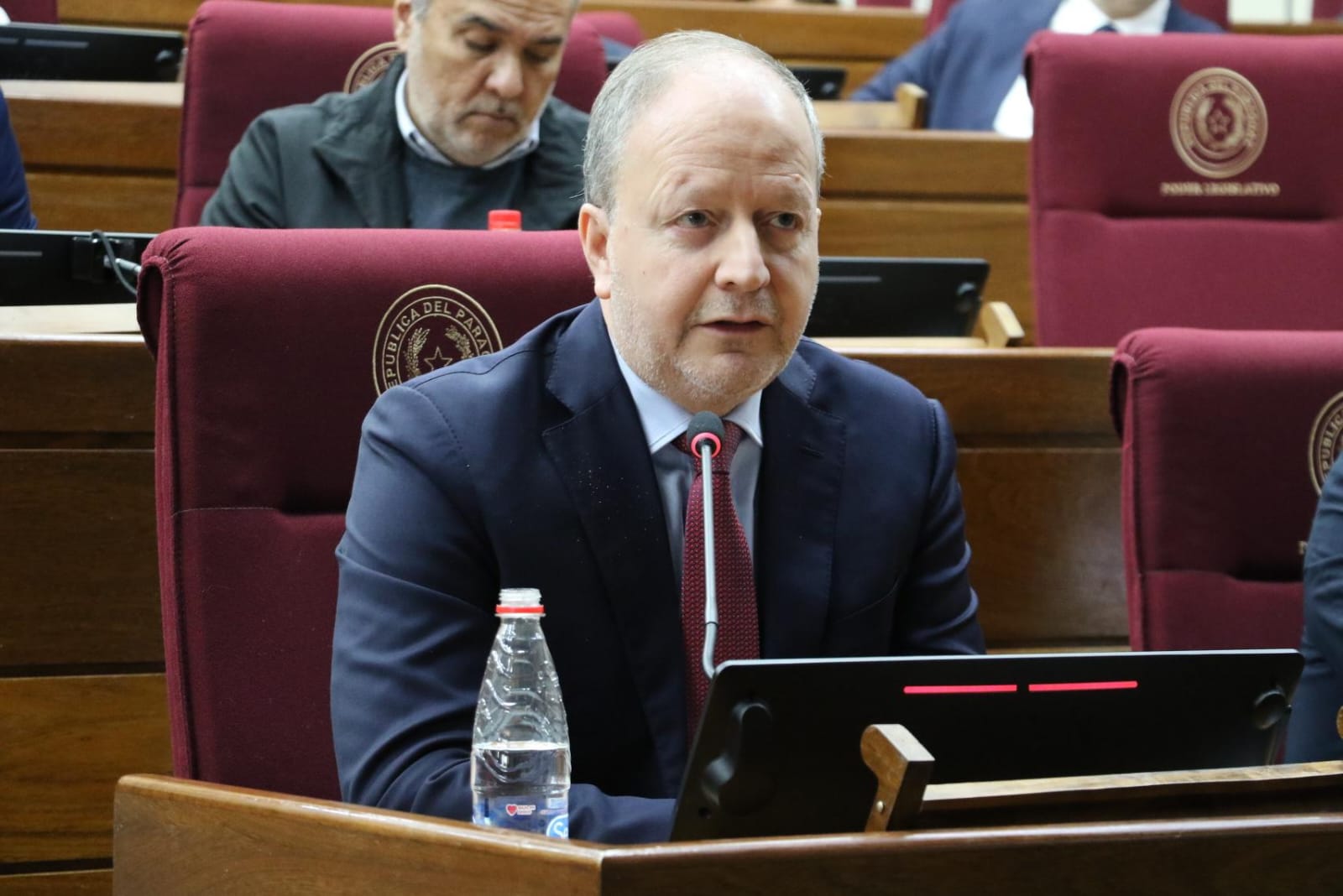 Si emblemas no aflojan precio de combus, a optar por Petropar, lanzó capéto de Economía