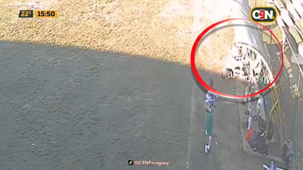 (VIDEO). Pelotero murió en un Hospital tras desvanecerse en la cancha