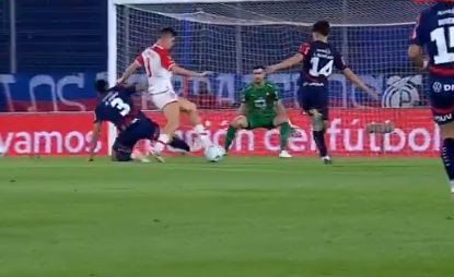 Cerro perdió con un penal que el soplapitos le regaló a Estudiantes