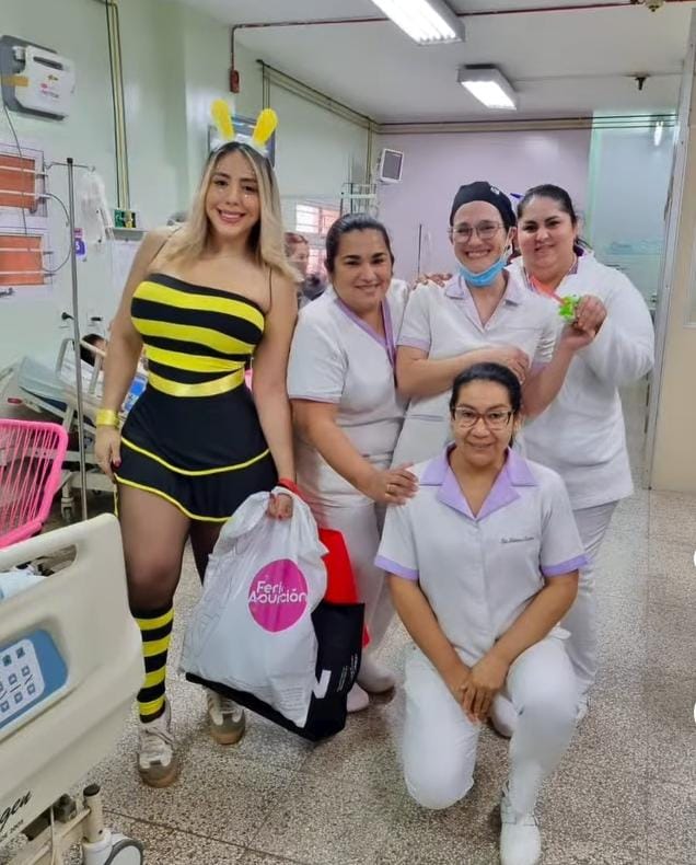 (VIDEO)Cuerona se vistió de “abejita chiquitita” y alegró a niños en un hospital
