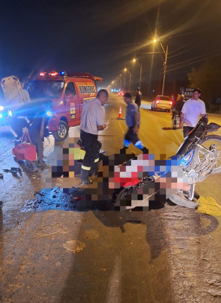 ¡Choque frontal de motos: bebé de 8 meses voló y quedó sentado asfalto ári!