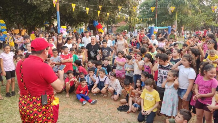 ¡Leones de Fernando de la Mora festejaron así el Día del Niño!