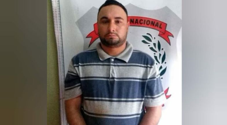 Ordenan prisión de dos polis que estaban en una camio del narco Macho