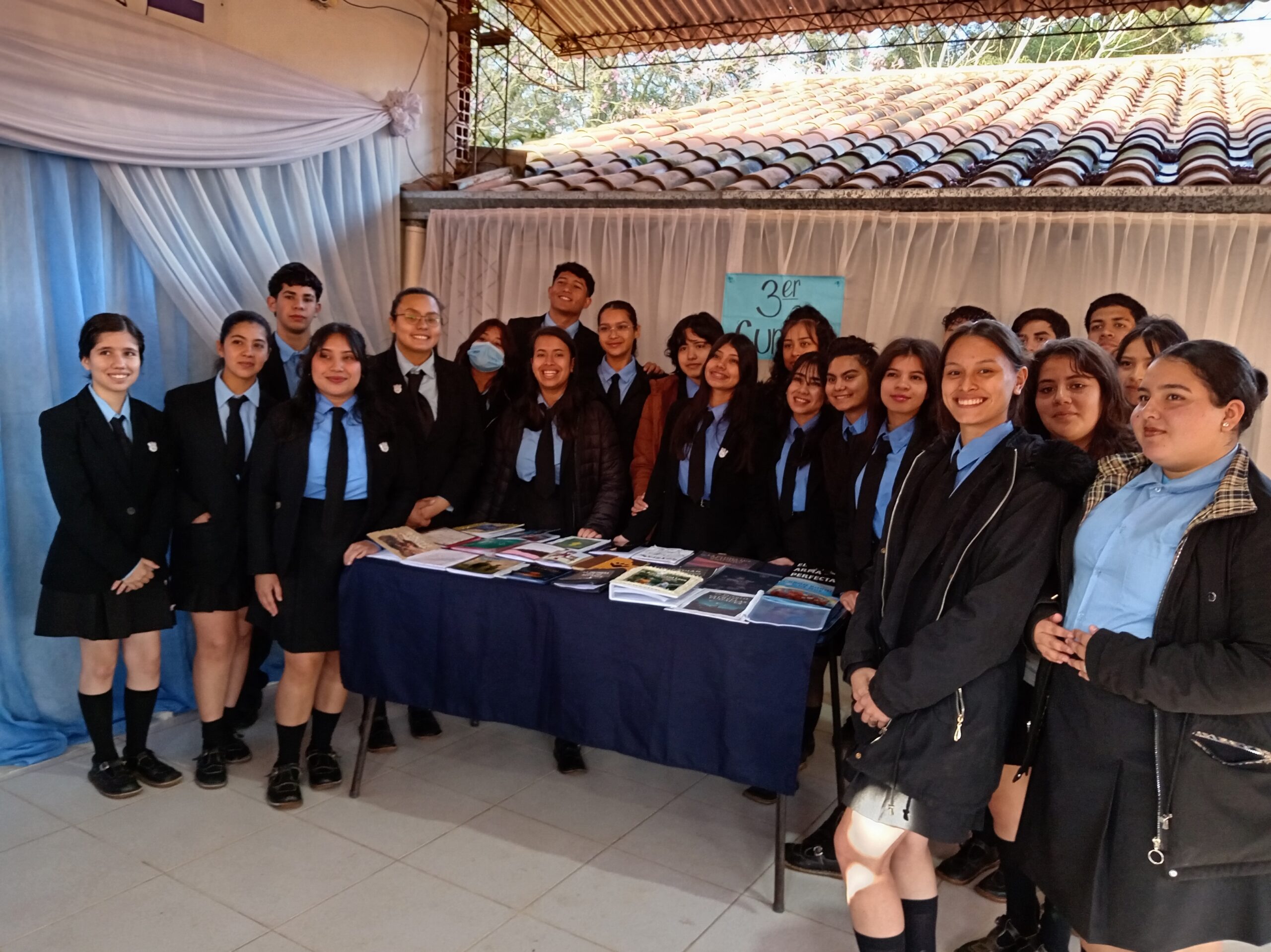 Bochos: ¡Estudiantes presentaron libros de cuentos artesanales!
