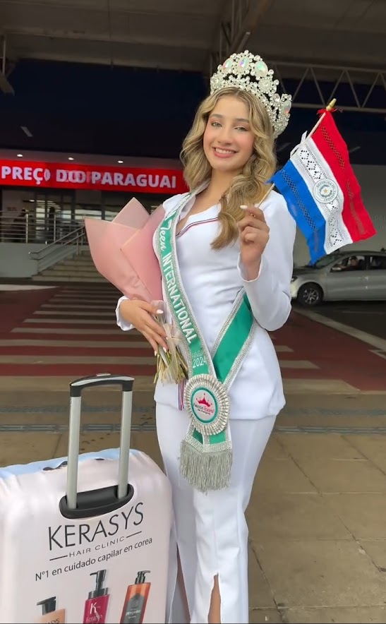 (VIDEO) Florencia voló a la India para el Miss Teen Internacional