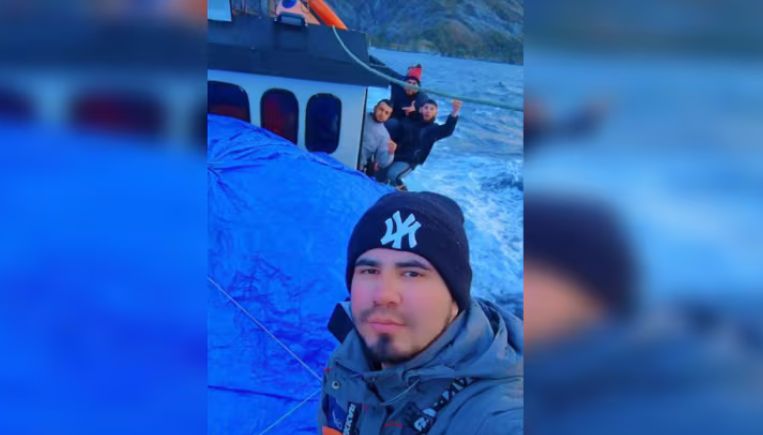 Desaparecen cuatro compatriotas tras hundirse su bote en Chile