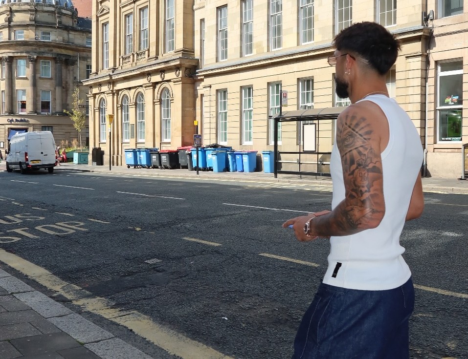 ¡Mirá la facha de Omar Alderete en Inglaterra!