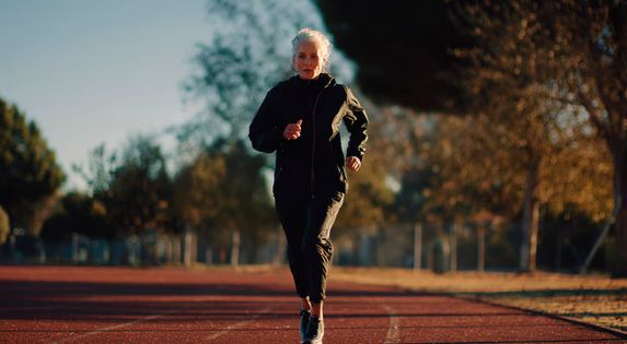 Los mismos hábitos que cuidan el corazón benefician a todo el cuerpo, según científicos