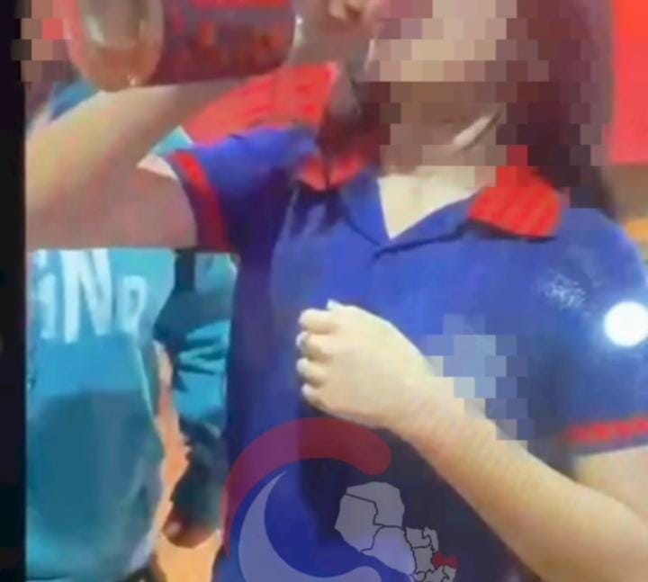 (VIDEO)¡Alumnos de un cole pillados tomando caña en plena clase y estaban tatare!