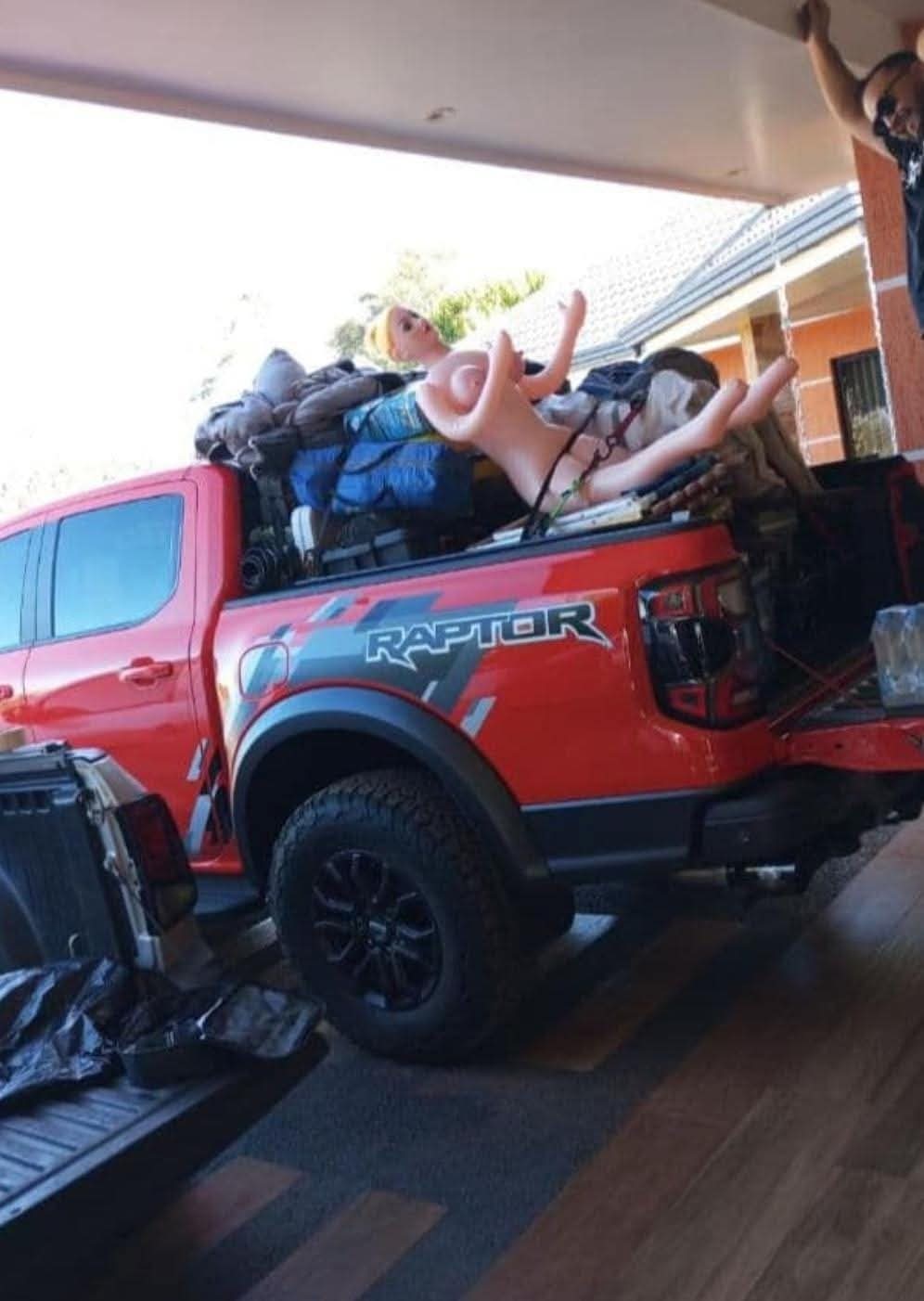 ¡Esposible!: ¡Rallystas llevan “acompañantes” para no engañar a sus doñas!