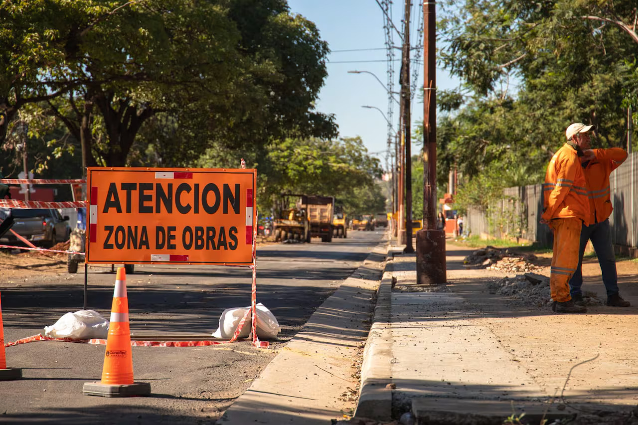 Oñembotyta temporalmente la Avda Mcal Lopez con dirección de Fernando hacia Asu.