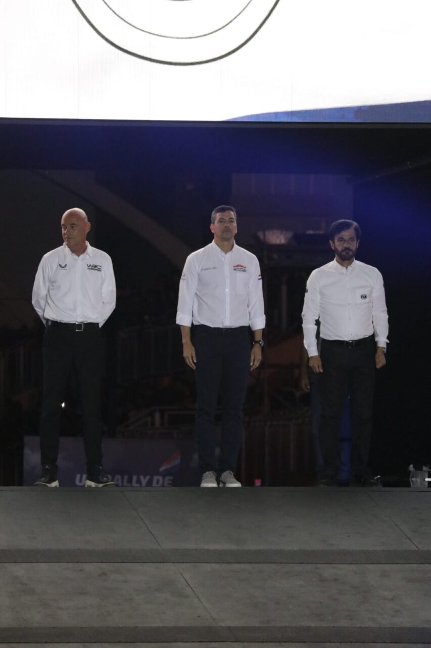 ¡Se realizó la largada simbólica del Mundial de Rally en el sambódromo de Encarnación!